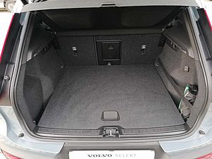 Volvo  D4 AWD Momentum Pro 18' CAM PDC LED NAV SHZ